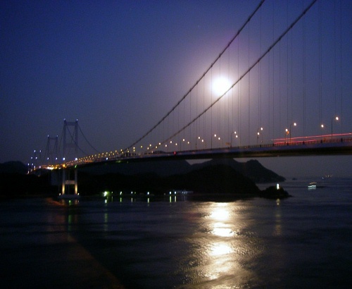 橋と月b.jpg
